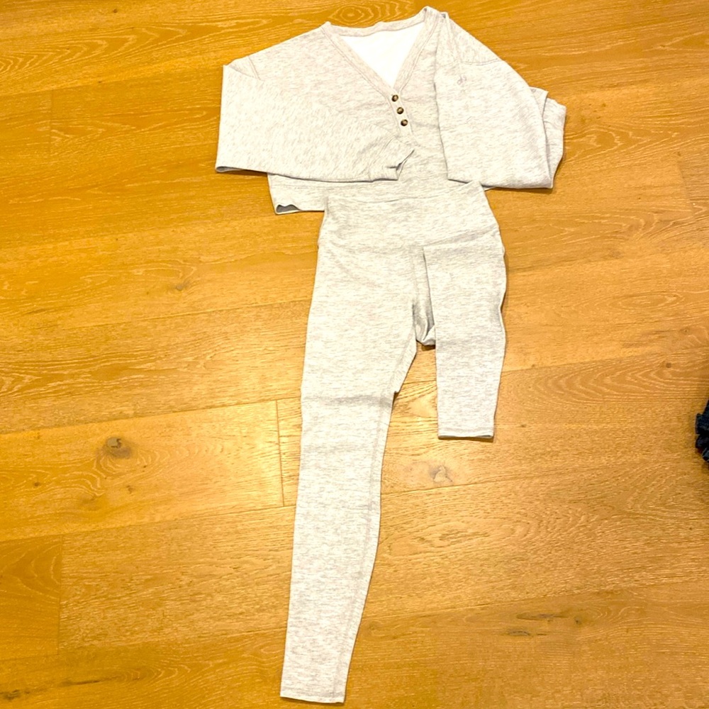 Alo heather grey waffle set, size SMALL